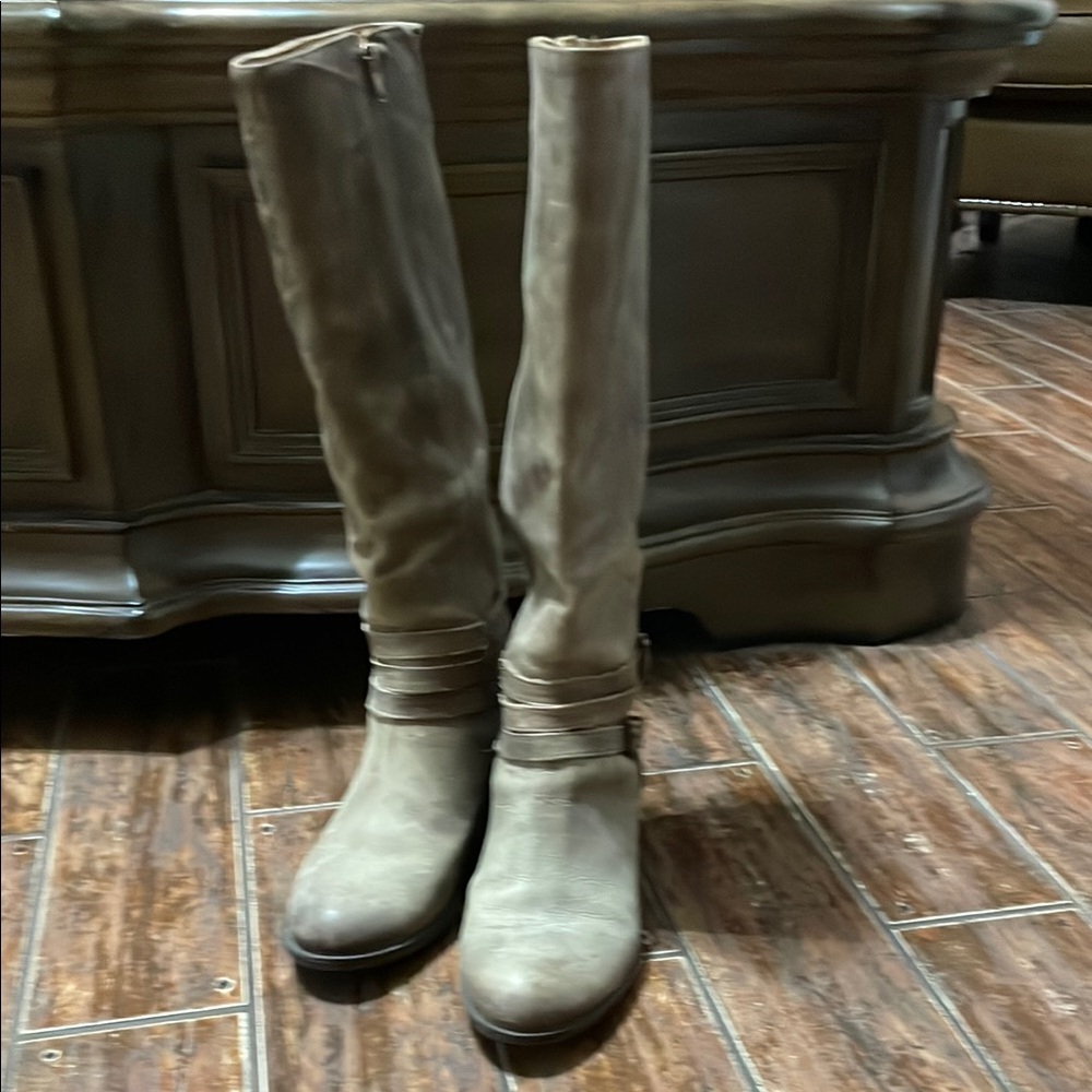 Nurture by Lamaze Tan Heeled Boots